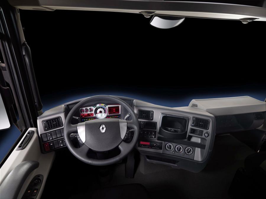  Renault Magnum 2001 года  (фото 12 из 13)